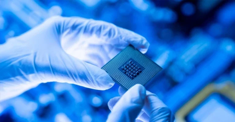 SEMICONDUCTOR
